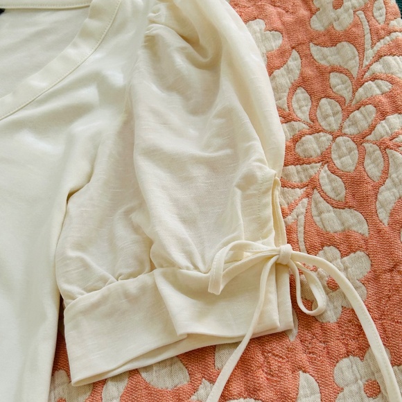 Ann Taylor cream colored top! NWT! Size Large! - Picture 10 of 11